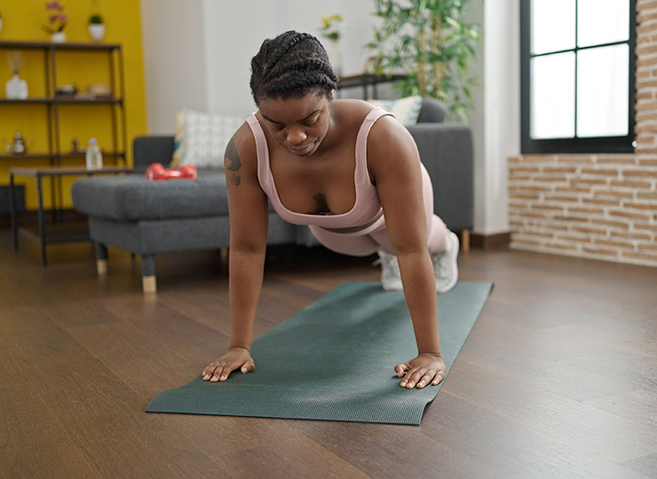 gym-goer doing a plank