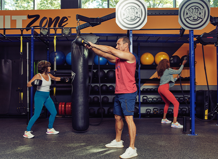 gym-goer using kettleball