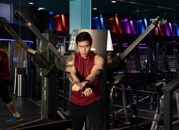 chest training with machine