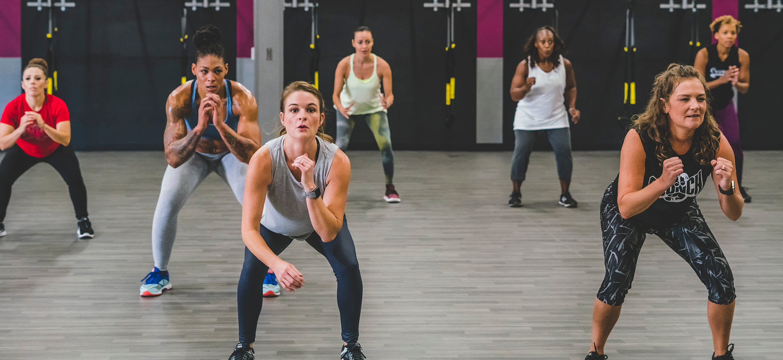 people in group fitness