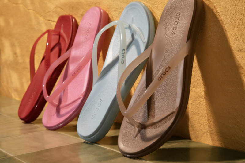 crocs flip flop product images